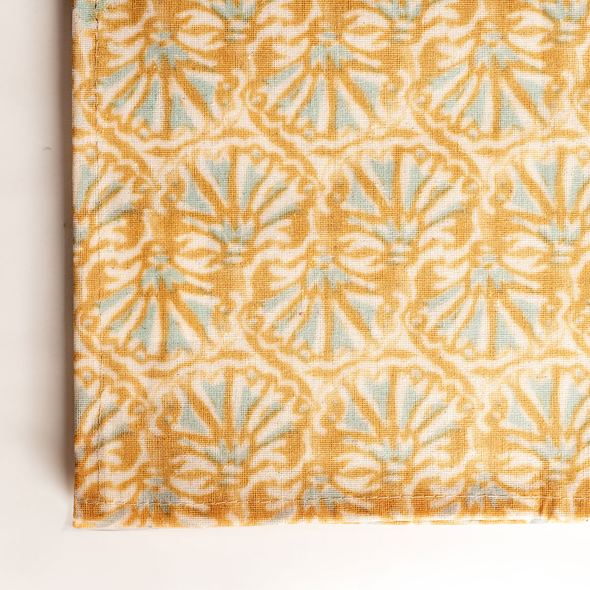 Toalha de mesa LOUR amarela 150x250cm