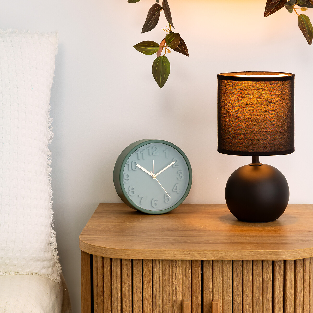 Candeeiro de mesa TIMEO  com bola preta em cer&acirc;mica