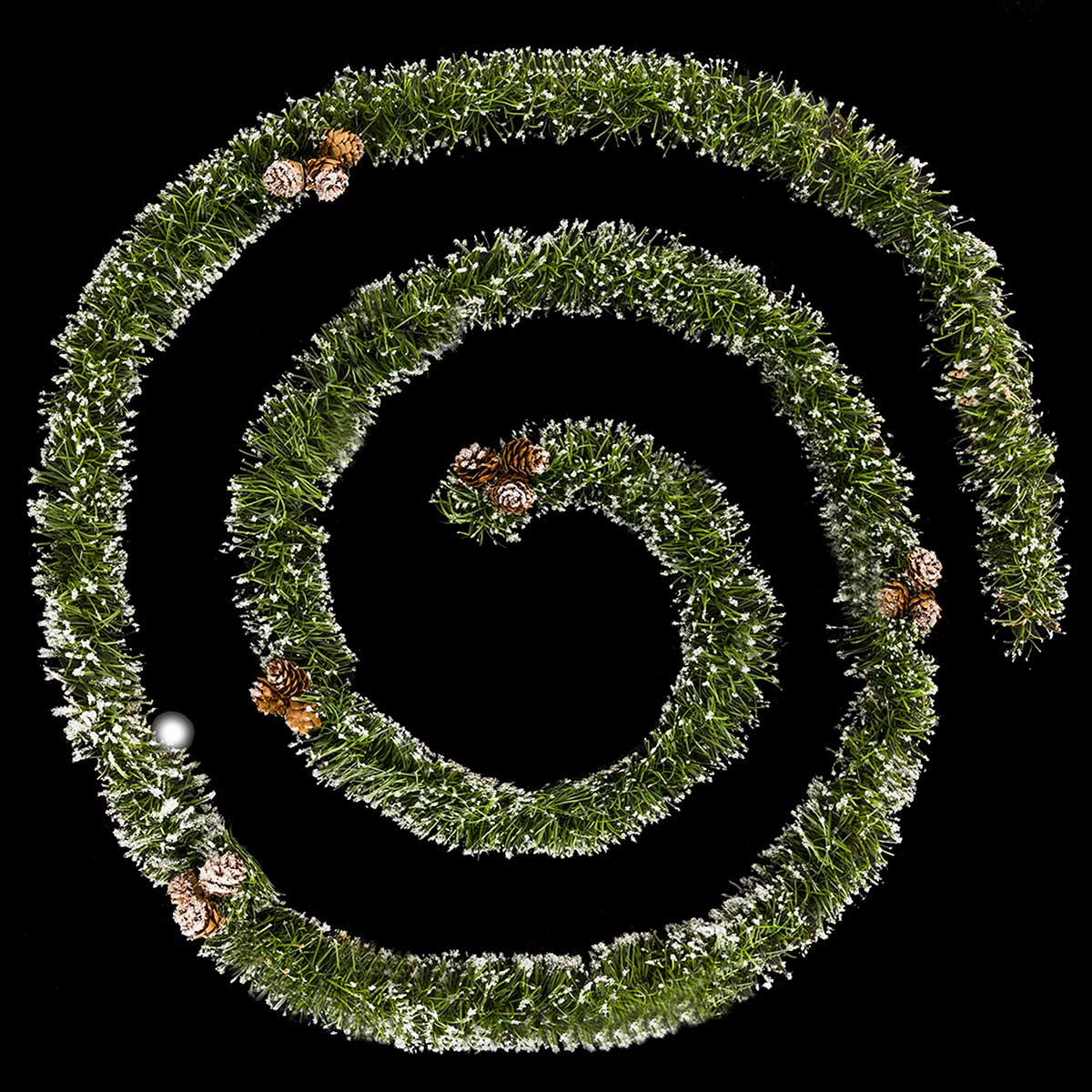 Grinalda verde com pinhas