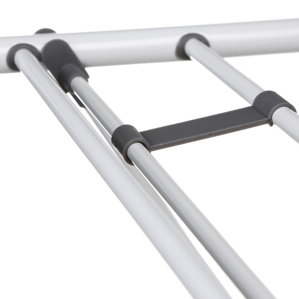 Estendal com suporte para camisas