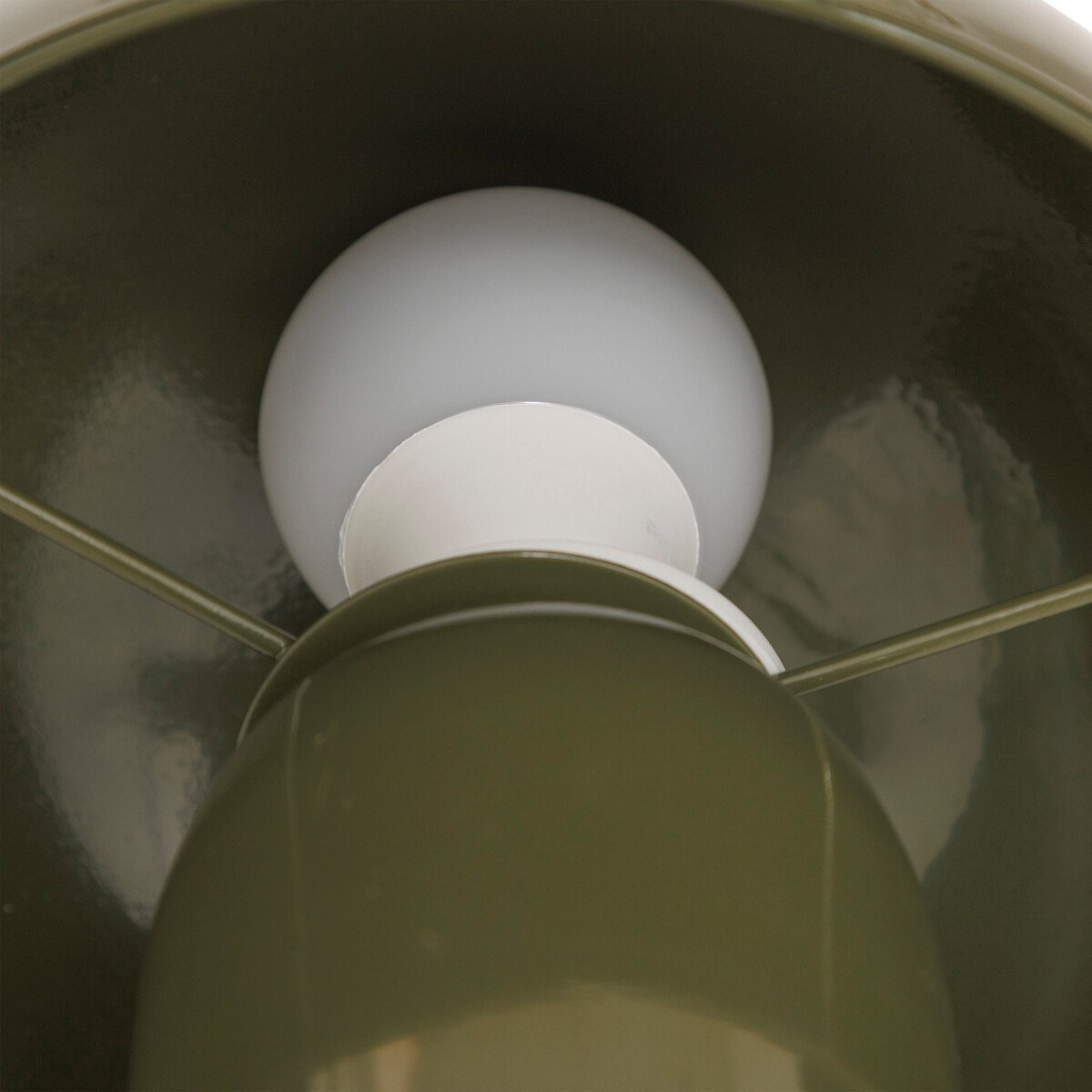 Candeeiro de mesa LITO verde caqui em metal