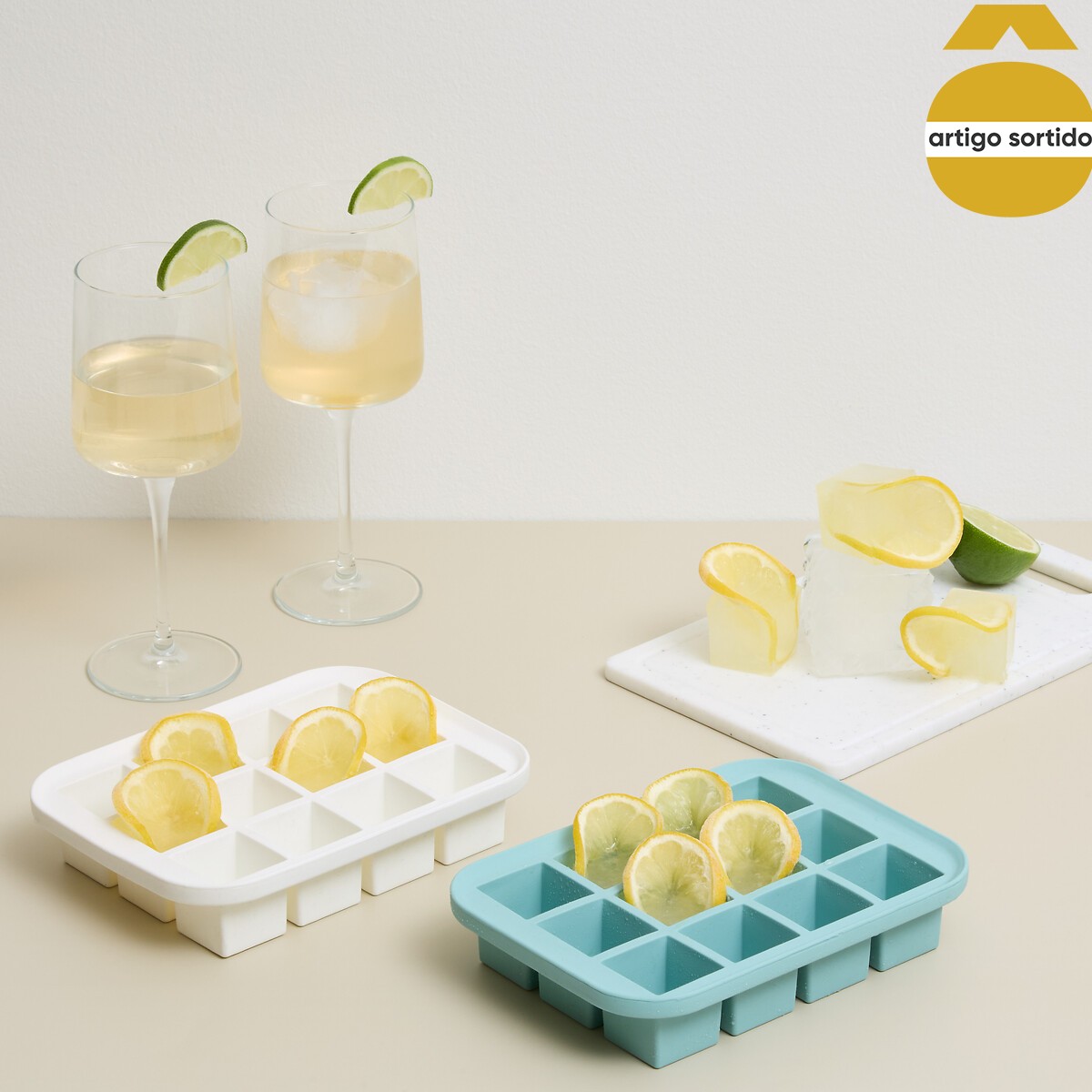 Cuvete cubos de gelo em silicone