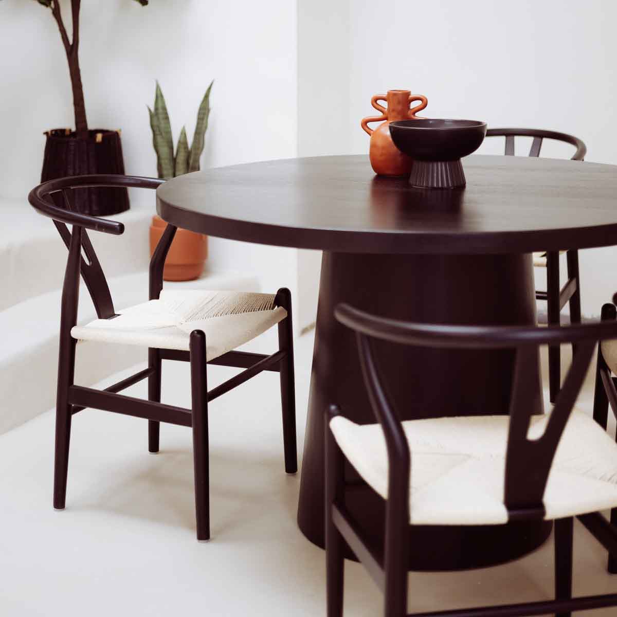 Mesa de jantar BOKI preta em madeira 120cm
