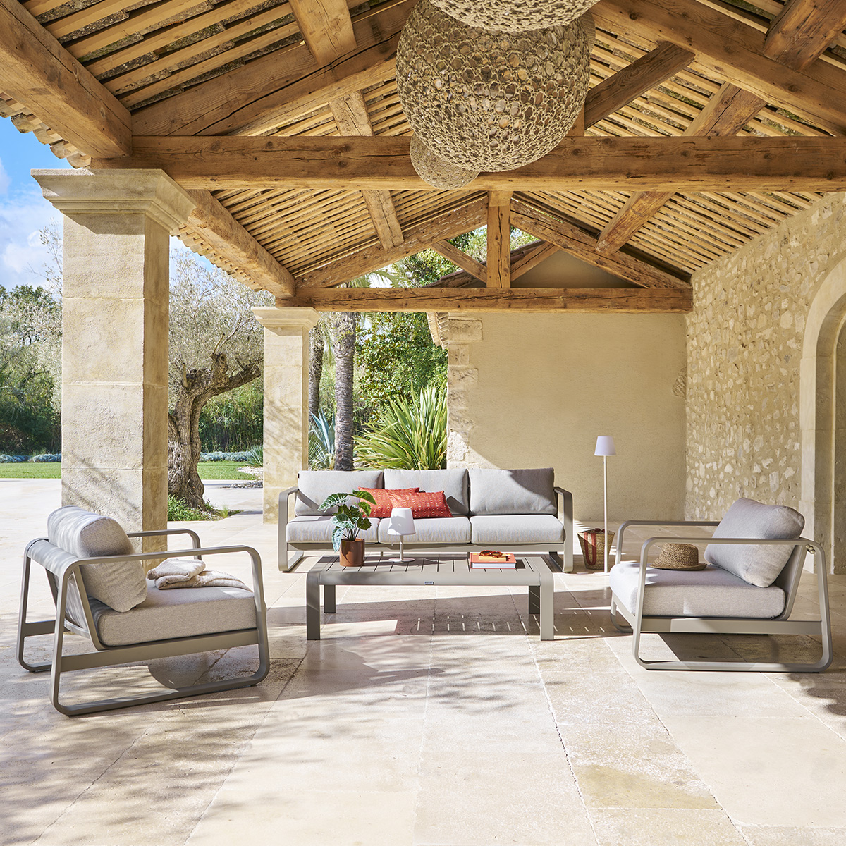 Conjunto de jardim DOMILLY cor caf&eacute; 5 lugares