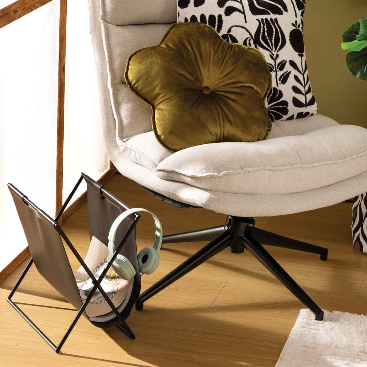 Porta-revistas TWISTED LIME preto em metal