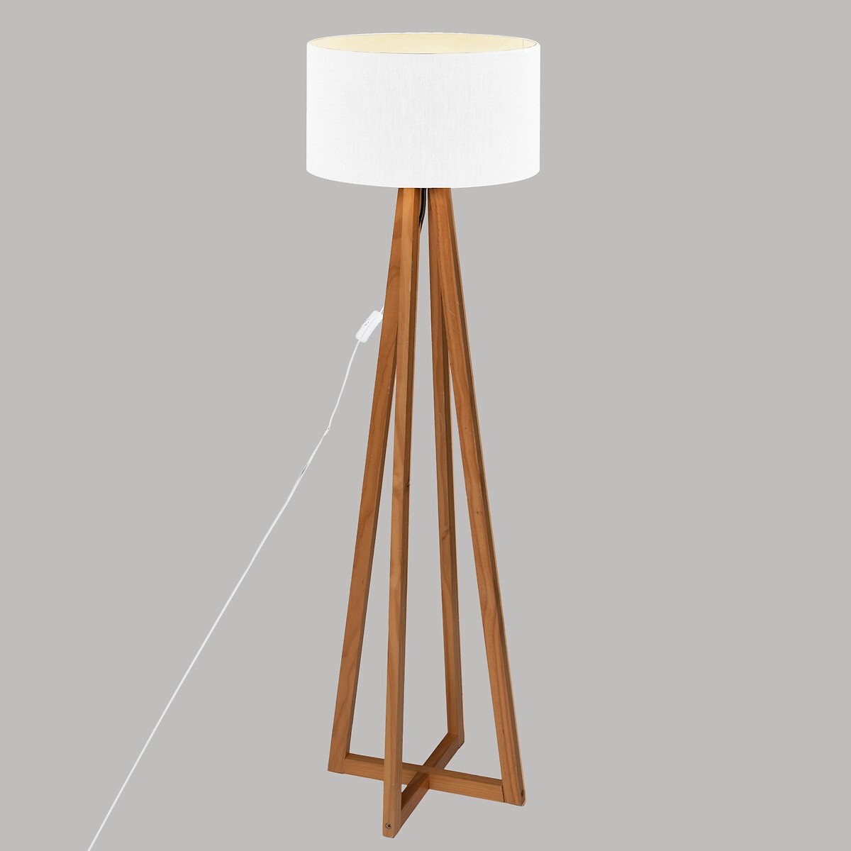 Candeeiro de p&eacute; MOLU em madeira pinho com abajur branco