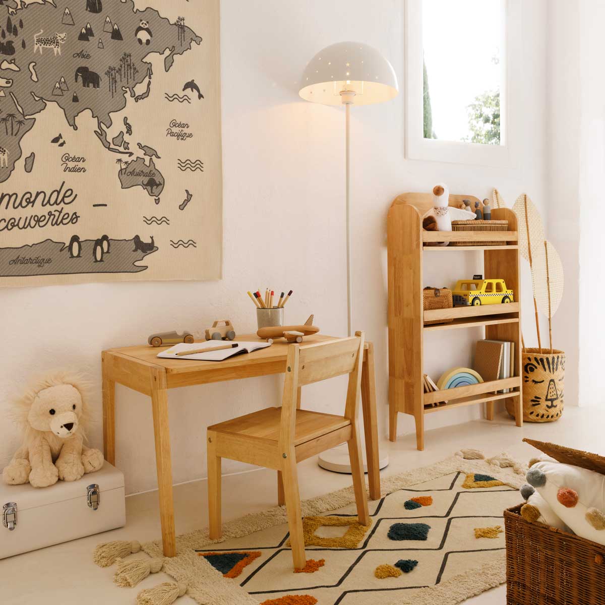 Candeeiro de ch&atilde;o CHAMPI branco 150cm