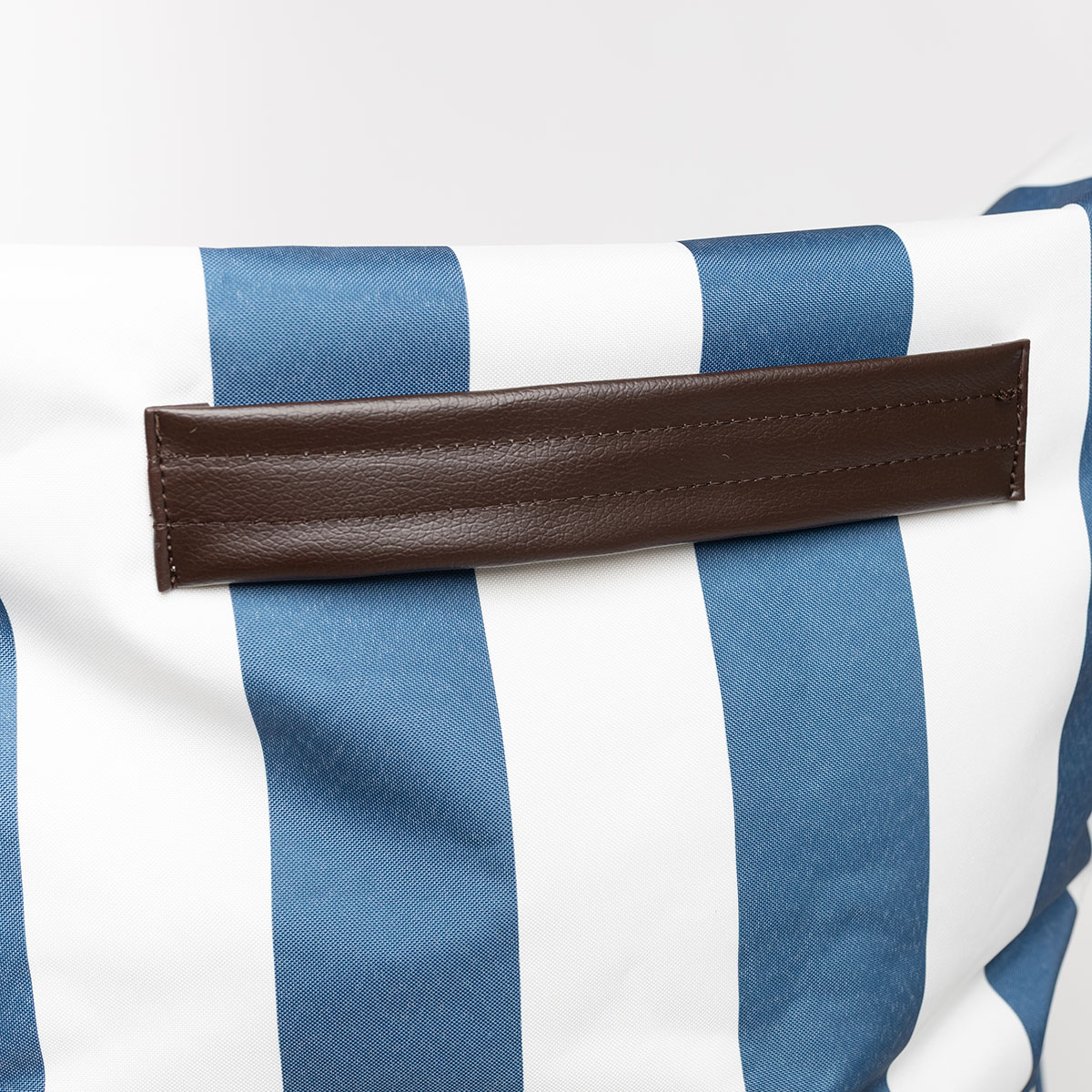 Pufe sofá impermeável riscas branco e azul