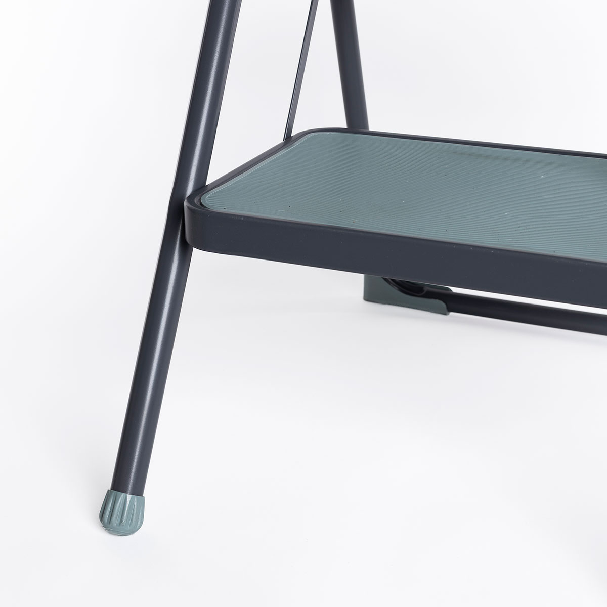 Escadote Cinza Em Metal Com 2 Degraus