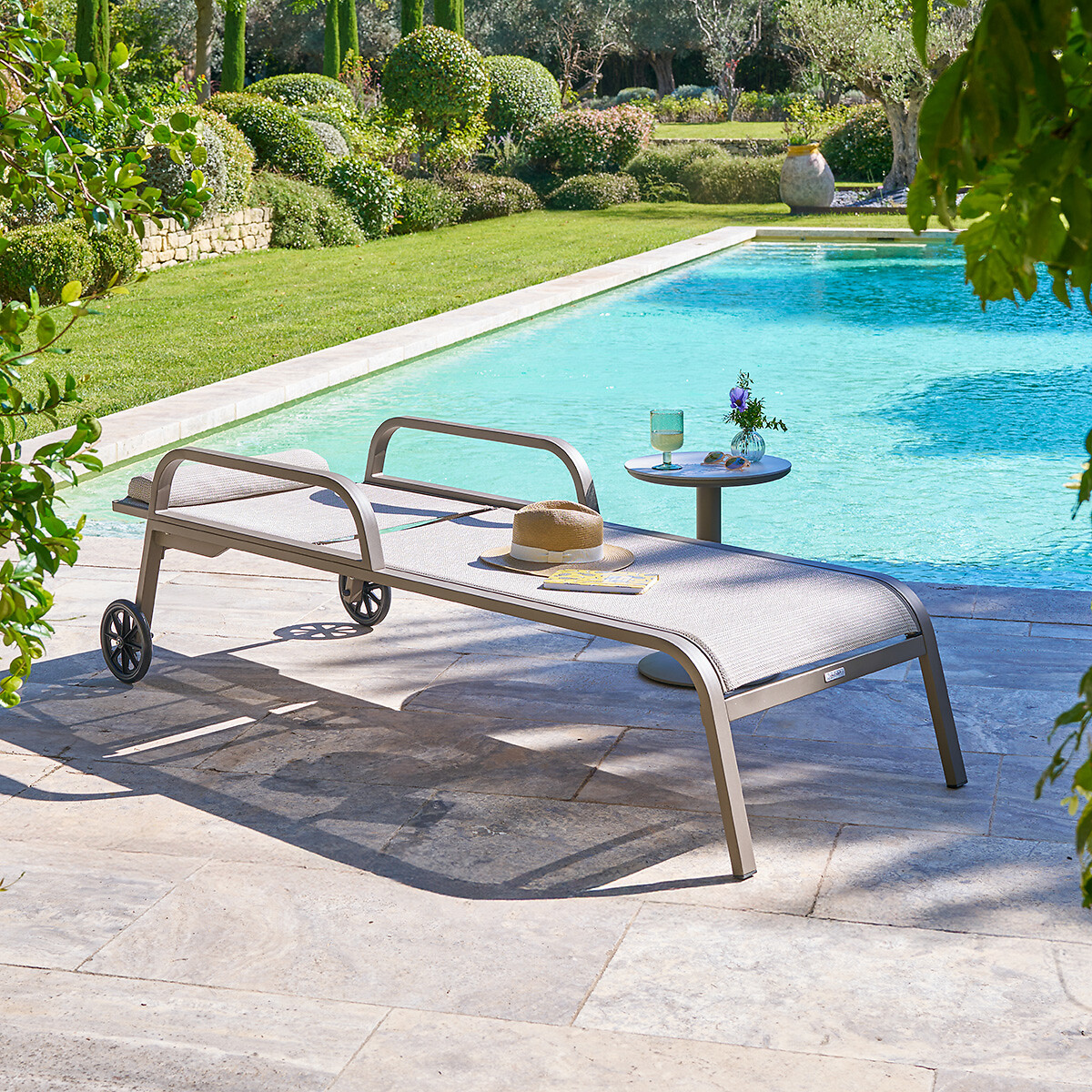 Espregui&ccedil;adeira OSMALA caf&eacute;