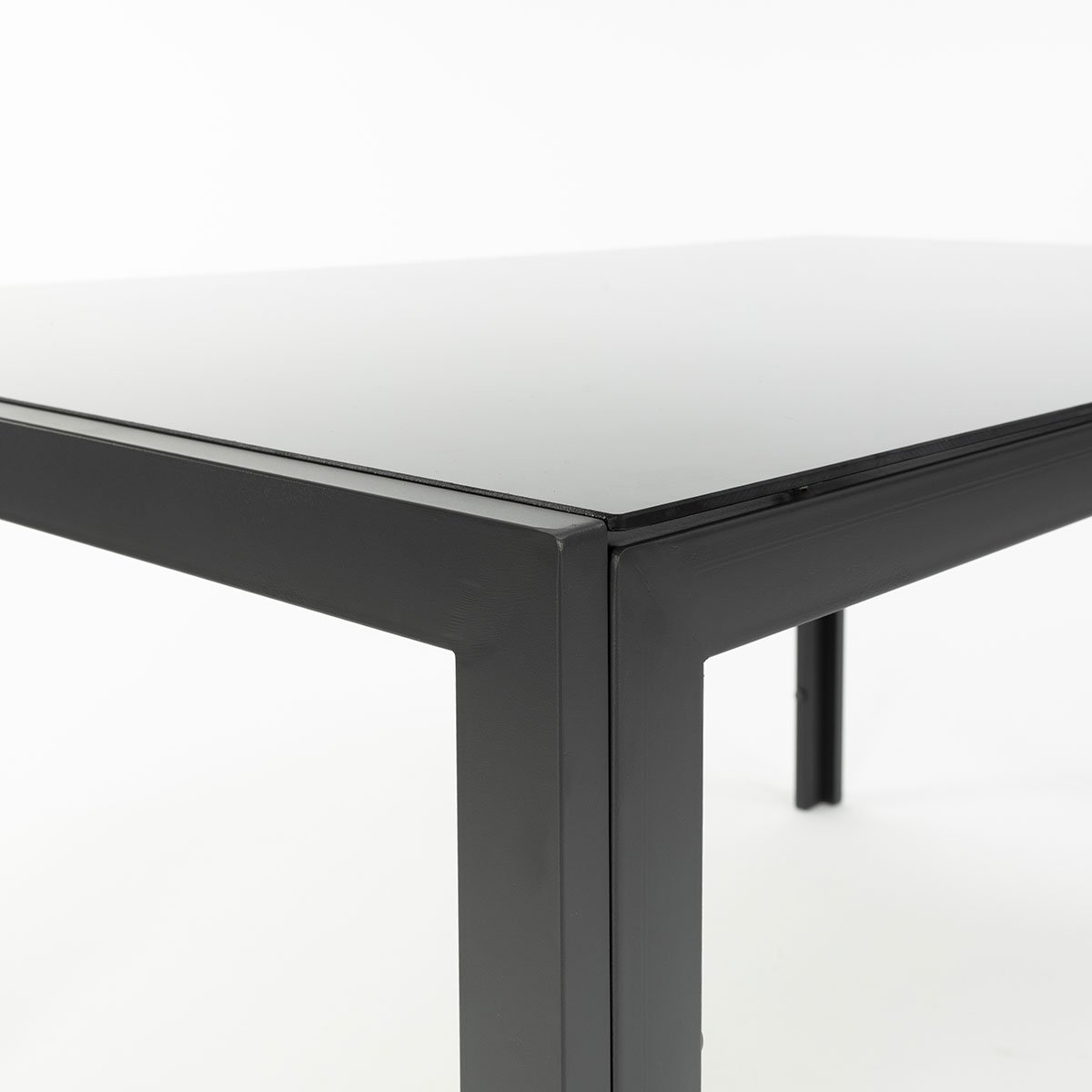 Conjunto de mesa com tampo de vidro e 4 cadeiras