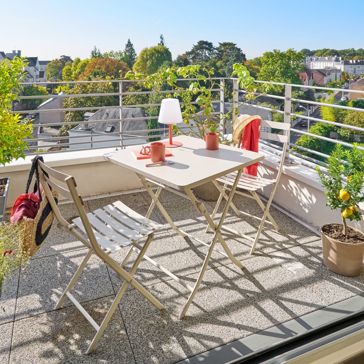 Mesa dobr&aacute;vel GREENSBORO quadrada argile