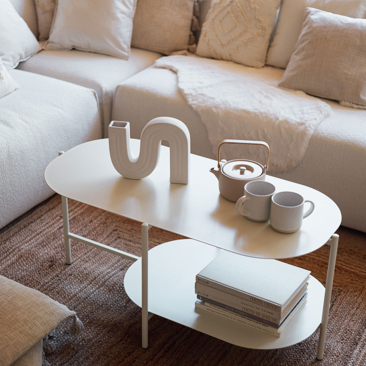 Jarra OLME estriada branca em cerâmica