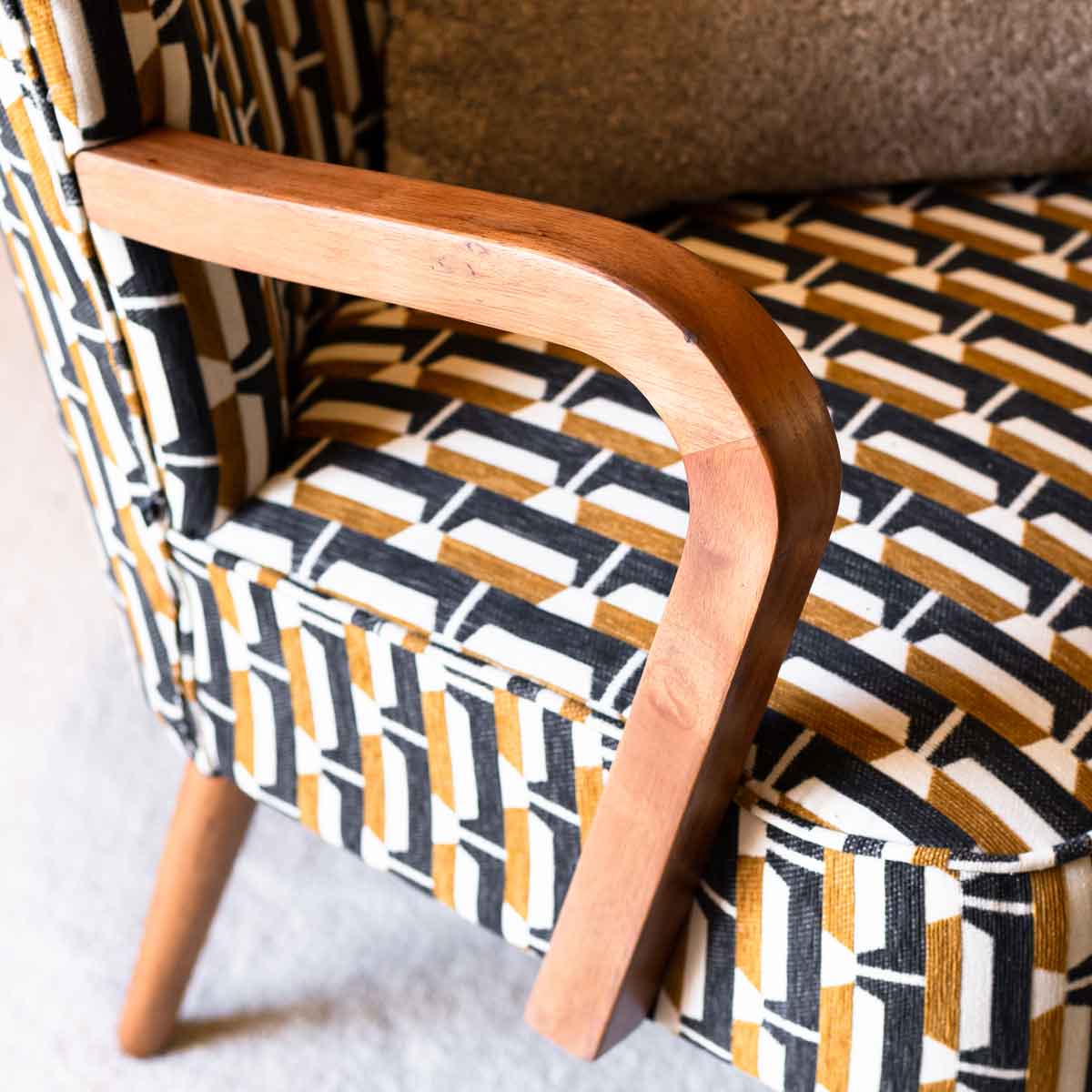 Poltrona CHIARA em tecido decorado