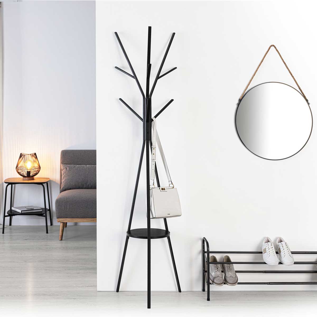 Cabide de p&eacute; preto com 8 ganchos