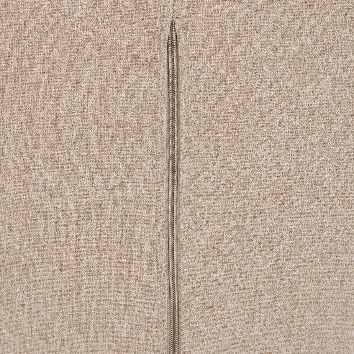 Poltrona LEON e em tecido bege