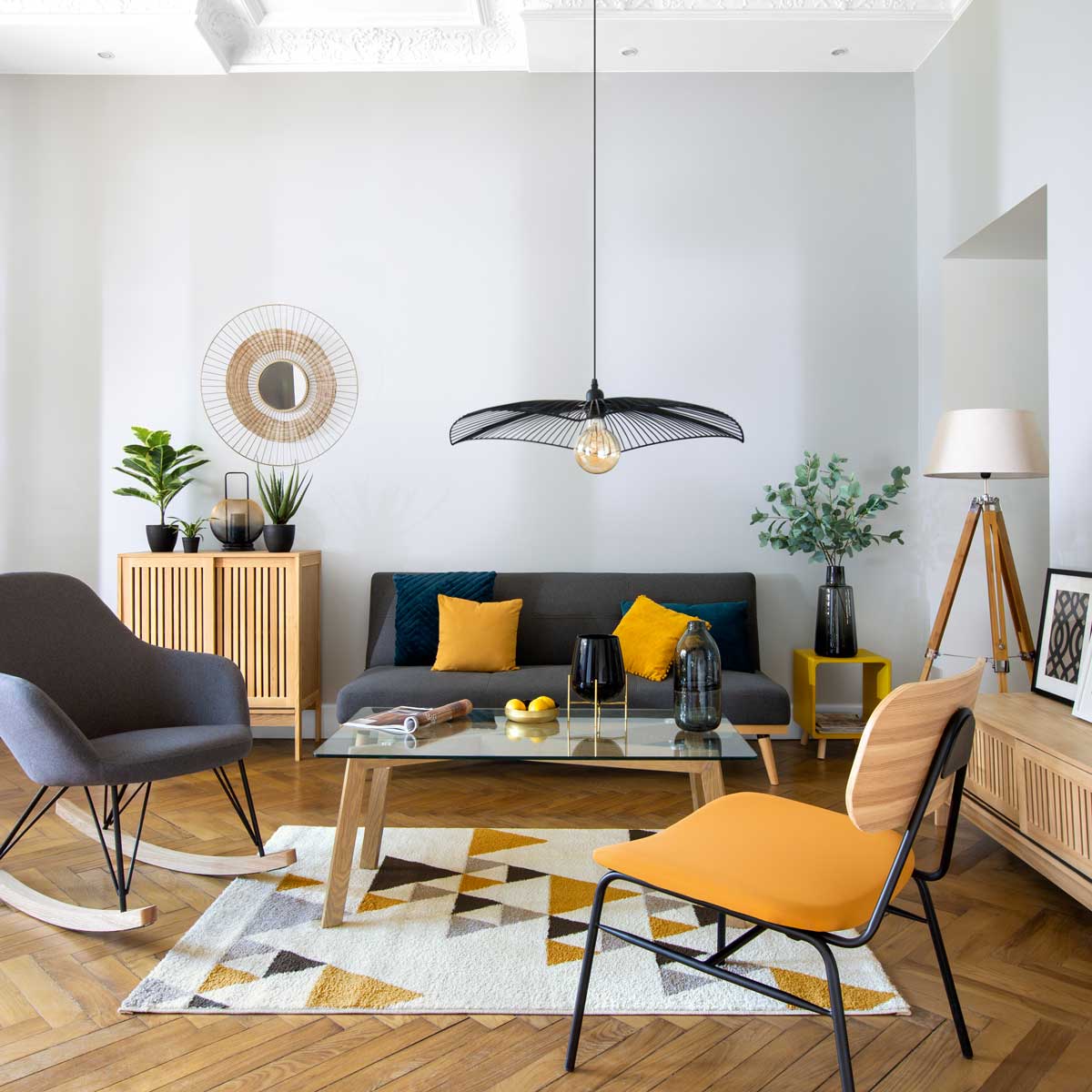 Candeeiro de p&eacute; RUNO linho com trip&eacute; em bambu