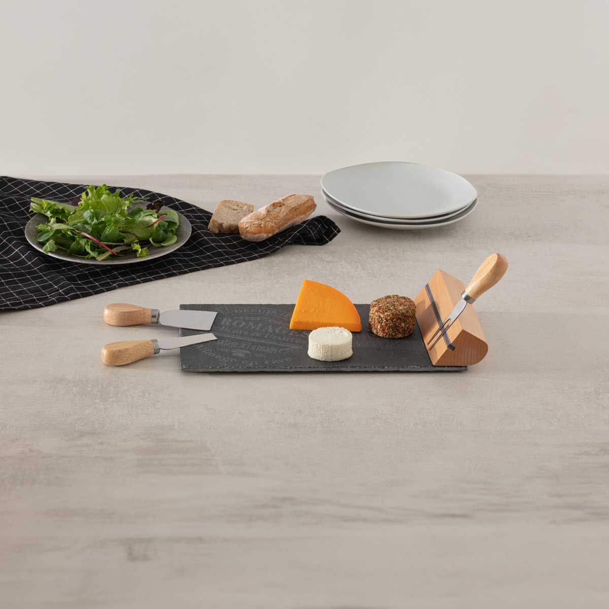 T&aacute;bua para queijos com 3 facas