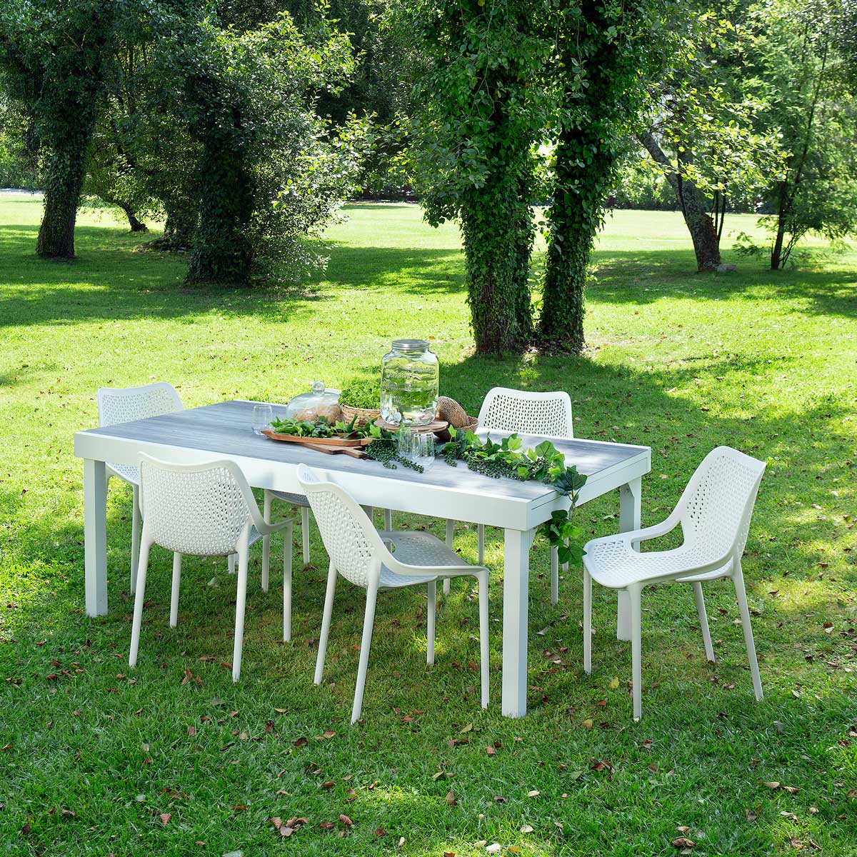 Conjunto de mesa PIAZZA extens&iacute;vel e 6 cadeiras OXY brancas