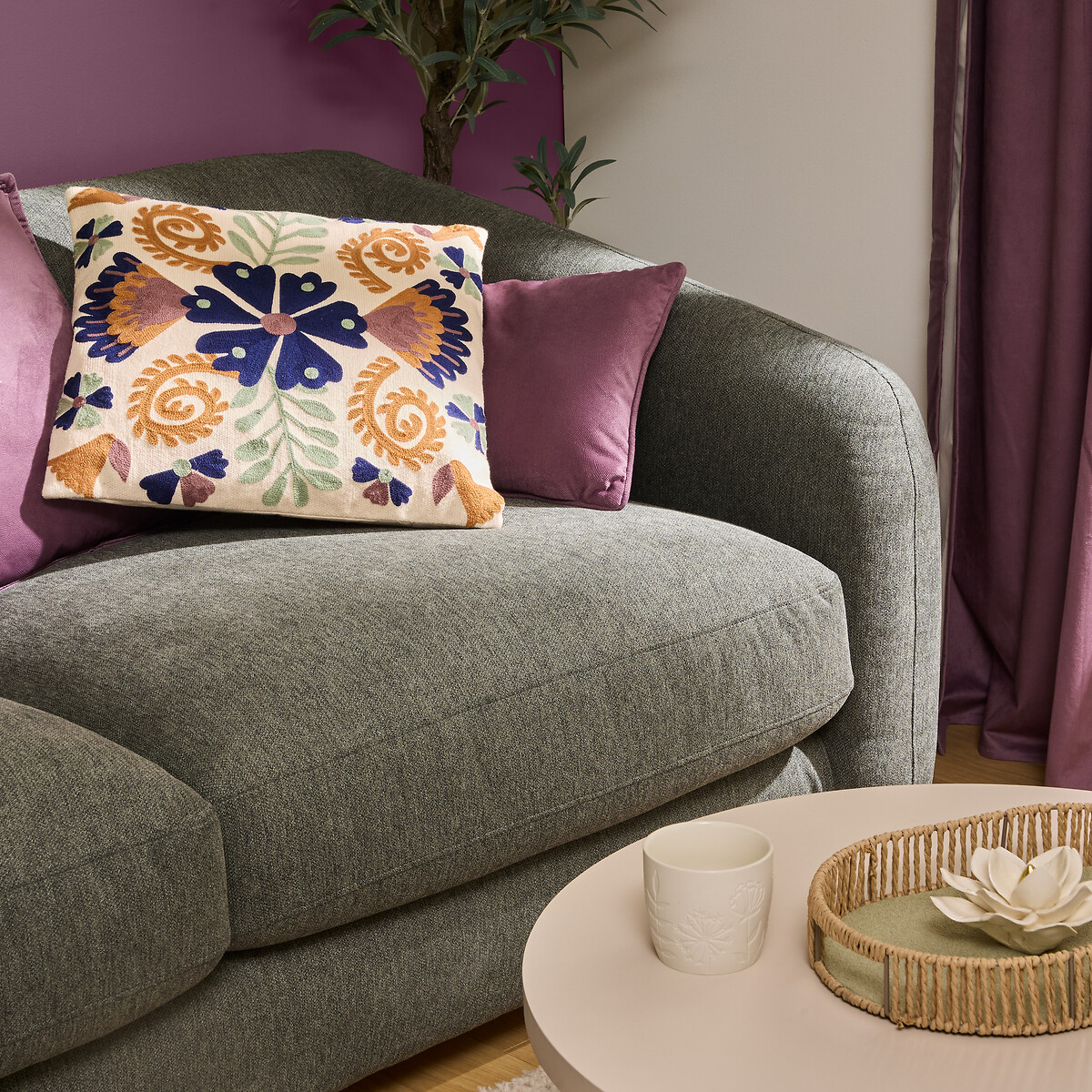 Almofada LILOU em tecido lil&aacute;s