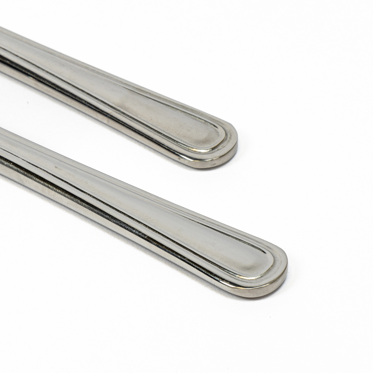 Conjunto de 2 facas de mesa clássico,  Conjunto de 2 facas de mesa clássico