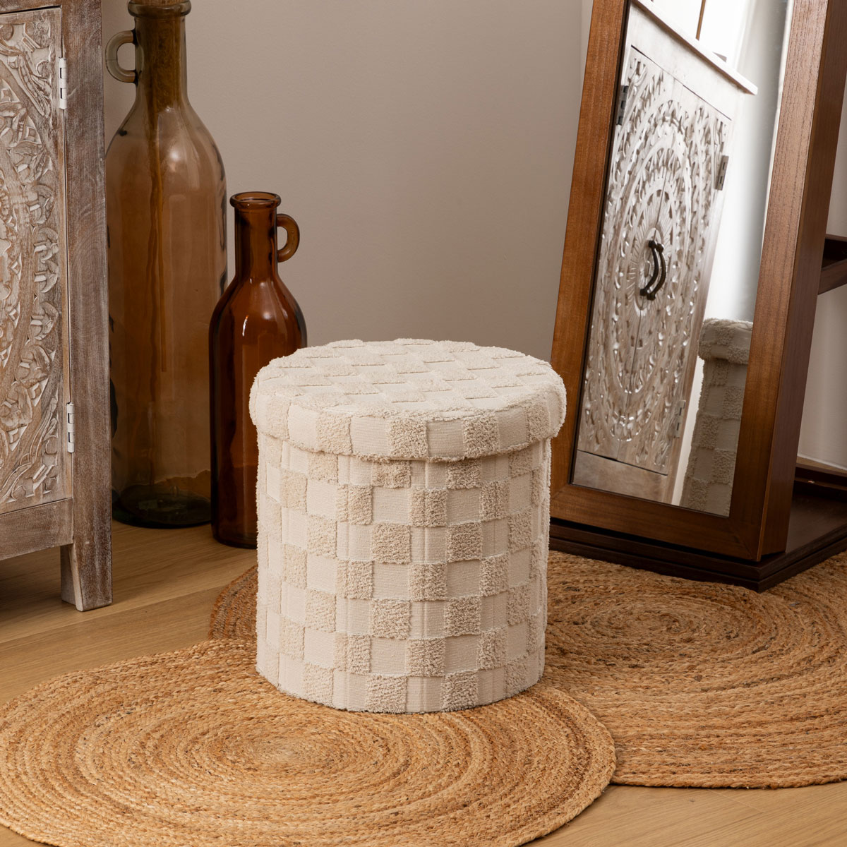 Pufe PASTI com arruma&ccedil;&atilde;o branco em tecido D38cm