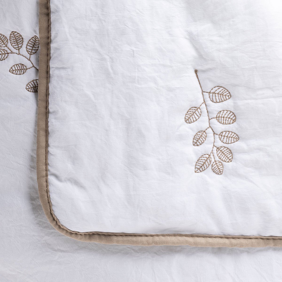 Edred&atilde;o CAPRI branco 220x240cm