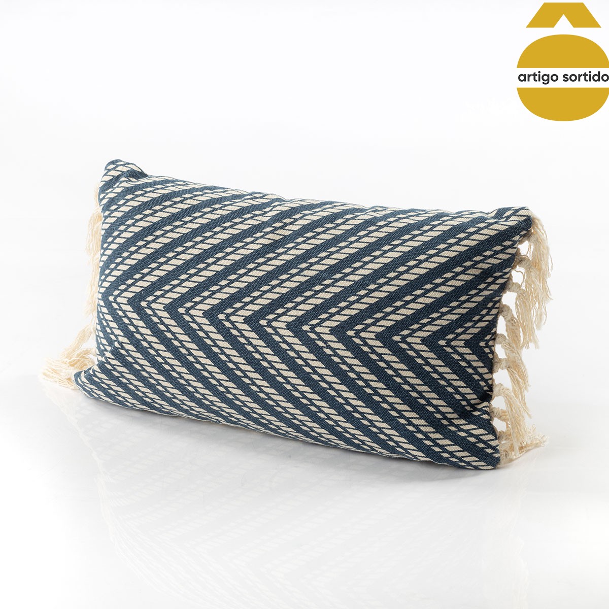 Almofada stripes com franjas 30x50cm