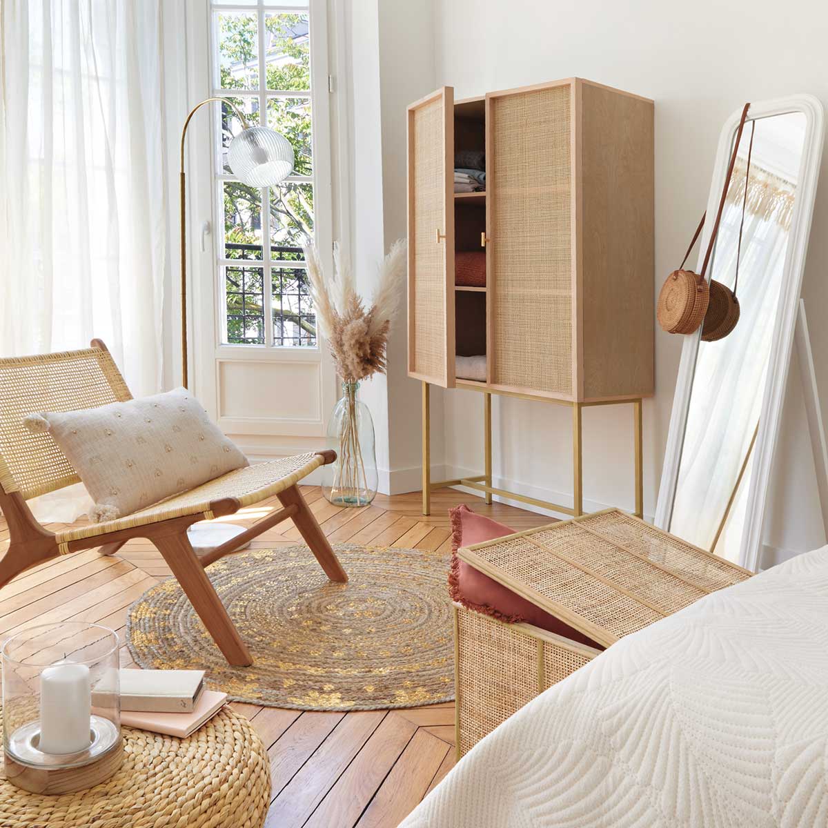 Tapete dourado em juta 115cm