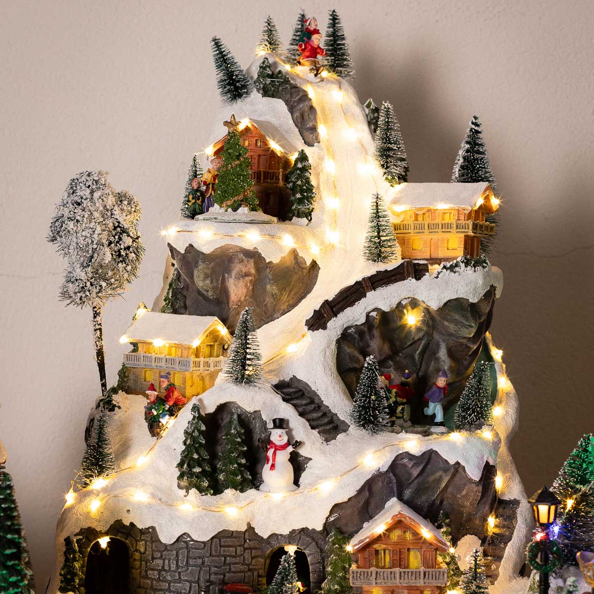 Aldeia natalícia montanha,  Aldeia natalícia montanha