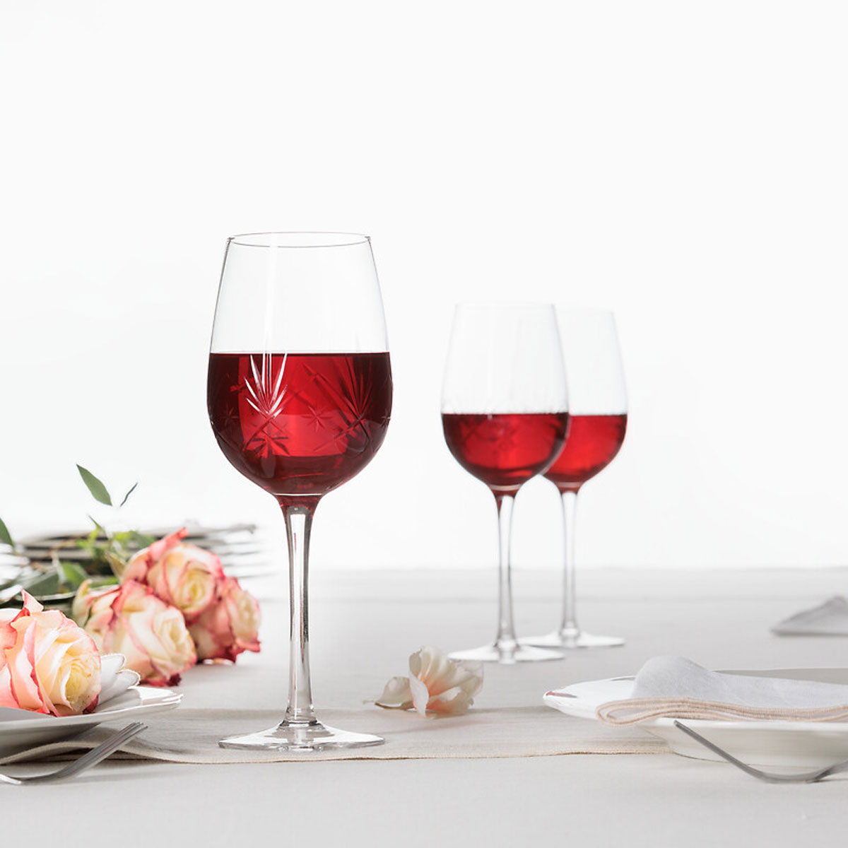 Conjunto de 6 copos de vinho com p&eacute; de vidro 38cl