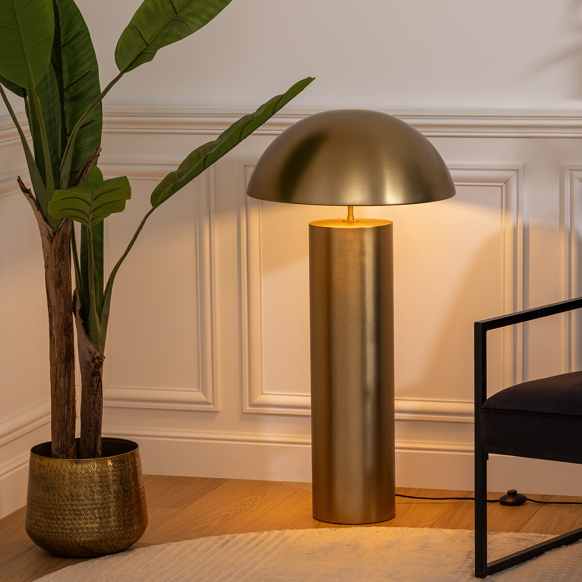 Candeeiro de p&eacute; ULYSSE dourado em metal 97cm