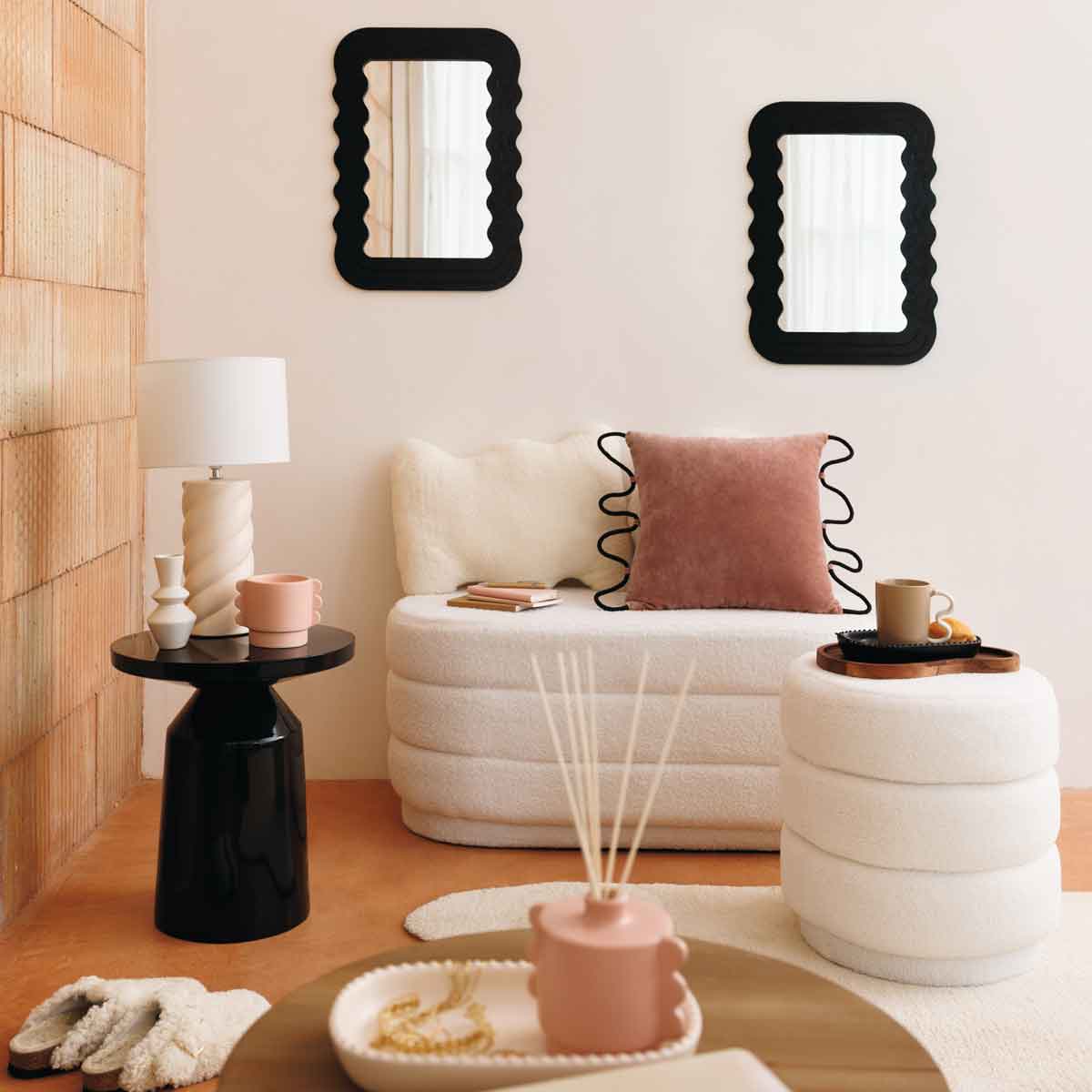 Mesa de apoio SITA preto em metal