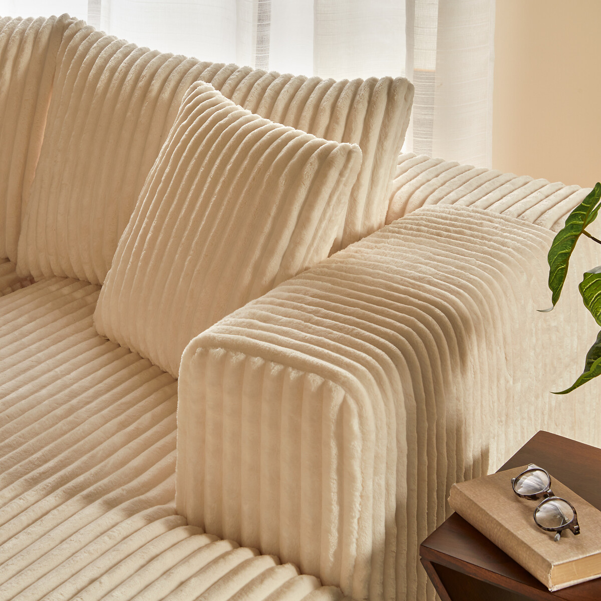 Sof&aacute; SOLKA tecido marfim com chaise longue