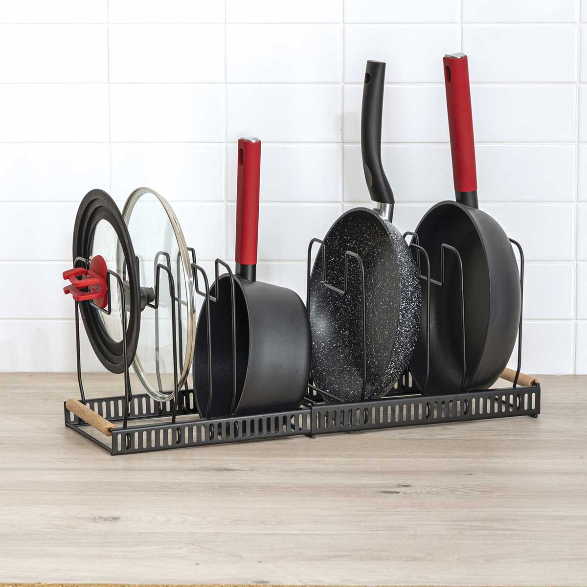 Organizador extensível para frigideiras e panelas
