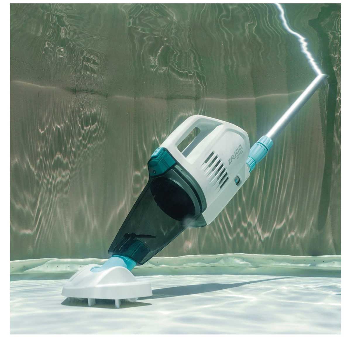 Aspirador de piscinas Intex manual