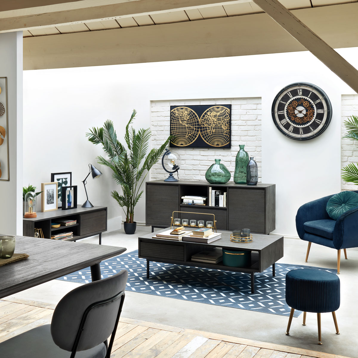 Poltrona SOLARO SLOW TIME azul escuro em veludo