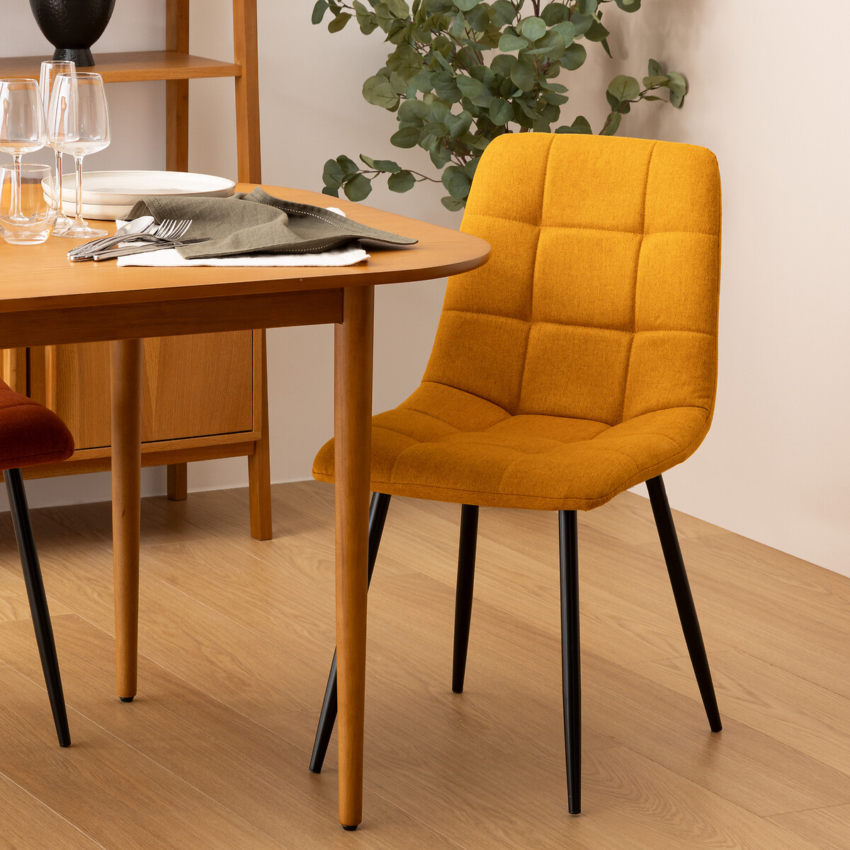 Cadeira SIRAC ocre em tecido 55x44x83,5cm