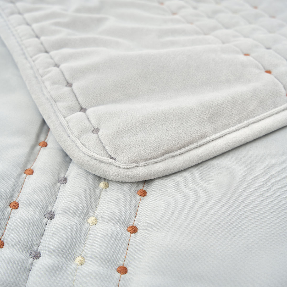 Edred&atilde;o IVREA cinza em veludo 240x260cm