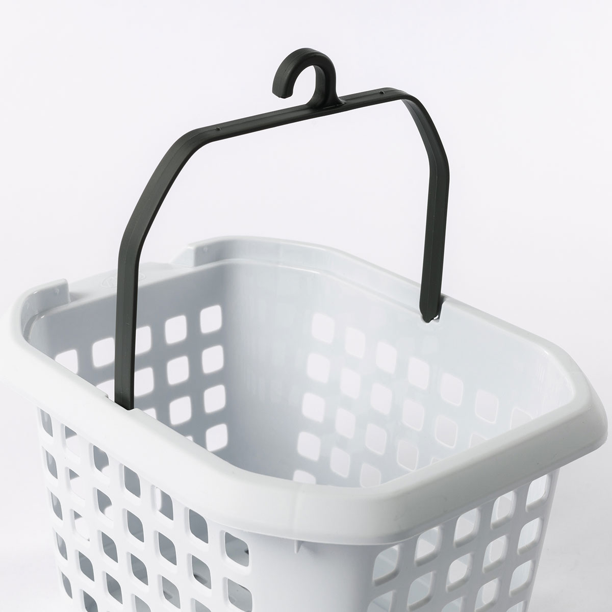 Cesto branco com asa,  Cesto branco com asa