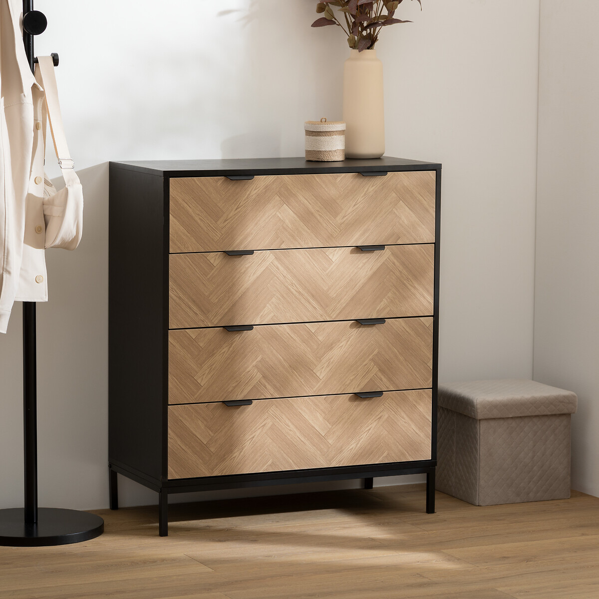 Cómoda CHEVRONS preta