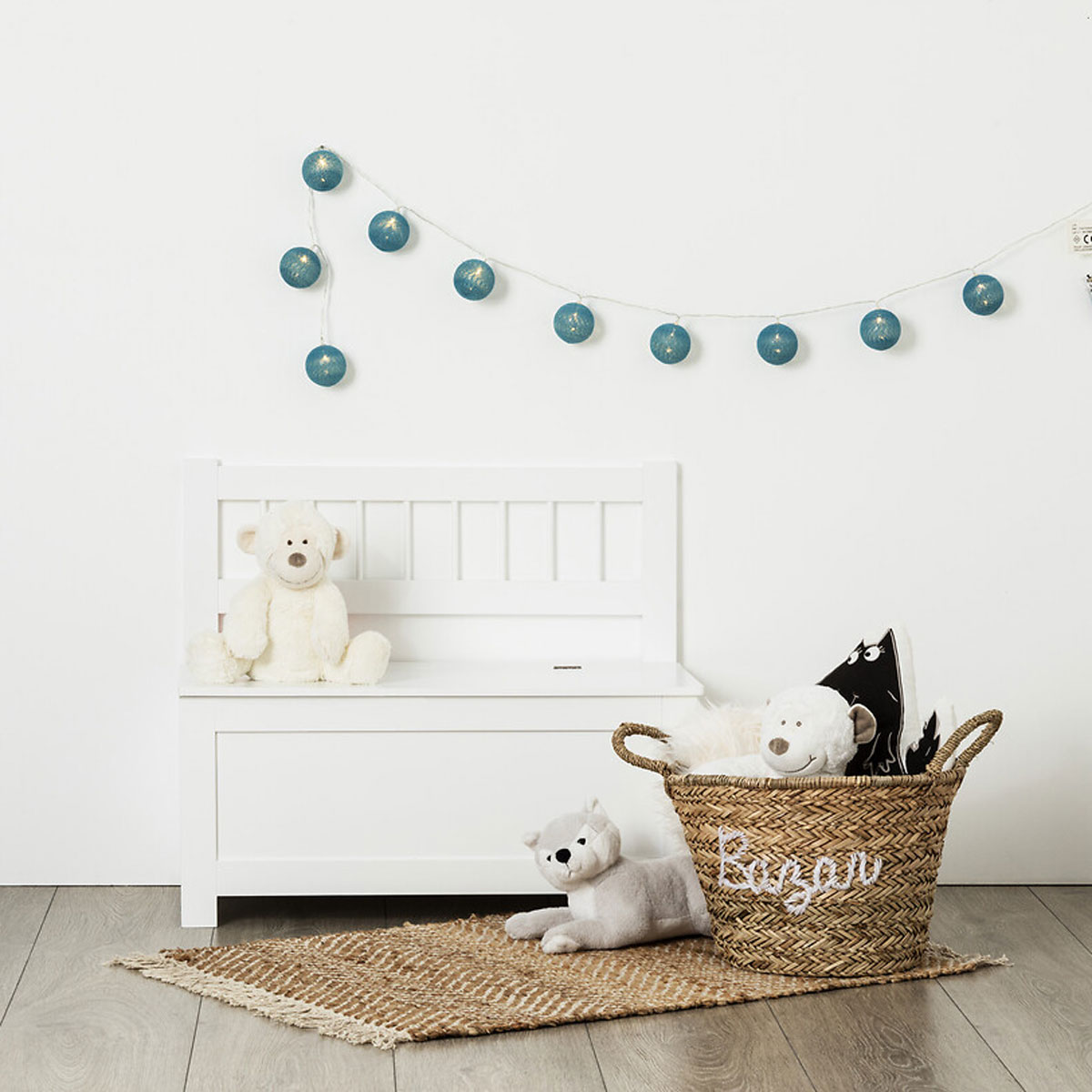 Banco com arruma&ccedil;&atilde;o branco