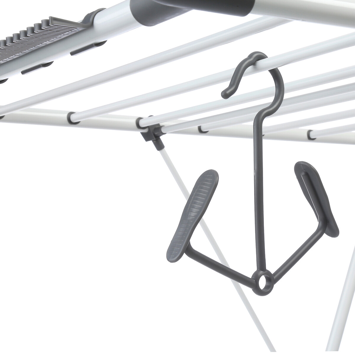 Estendal com acessórios,  Estendal com acessórios