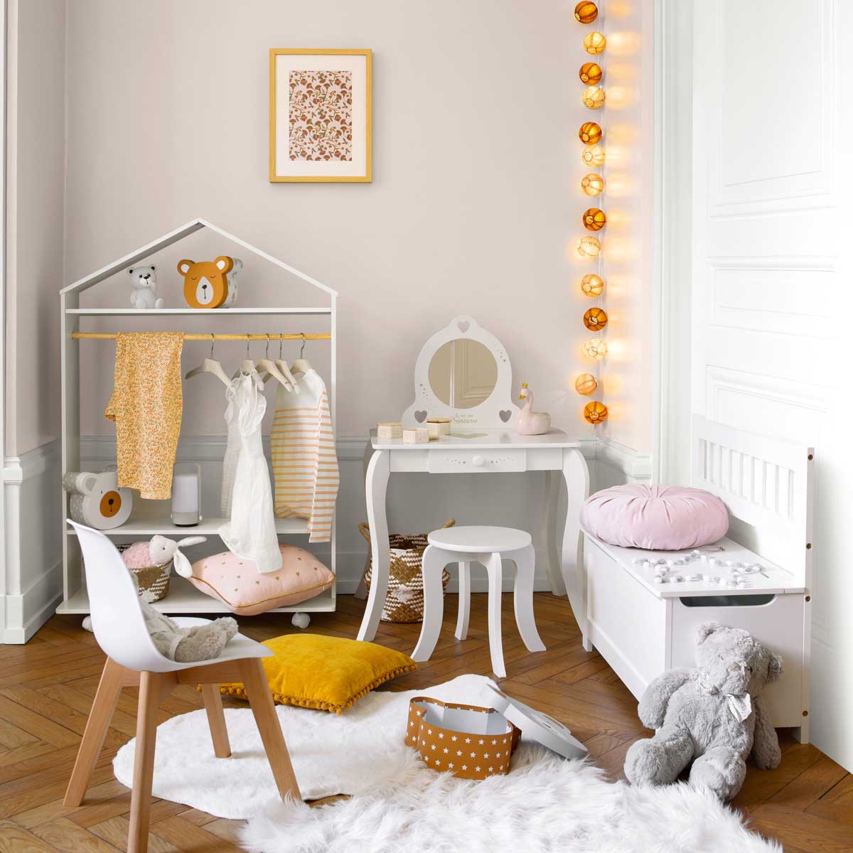 Toucador branco com tamborete,  Toucador branco com tamborete