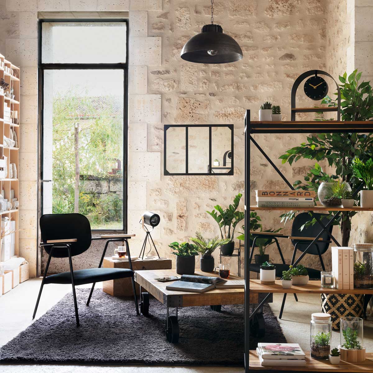 Candeeiro de mesa BIL preto em metal com trip&eacute; 45cm