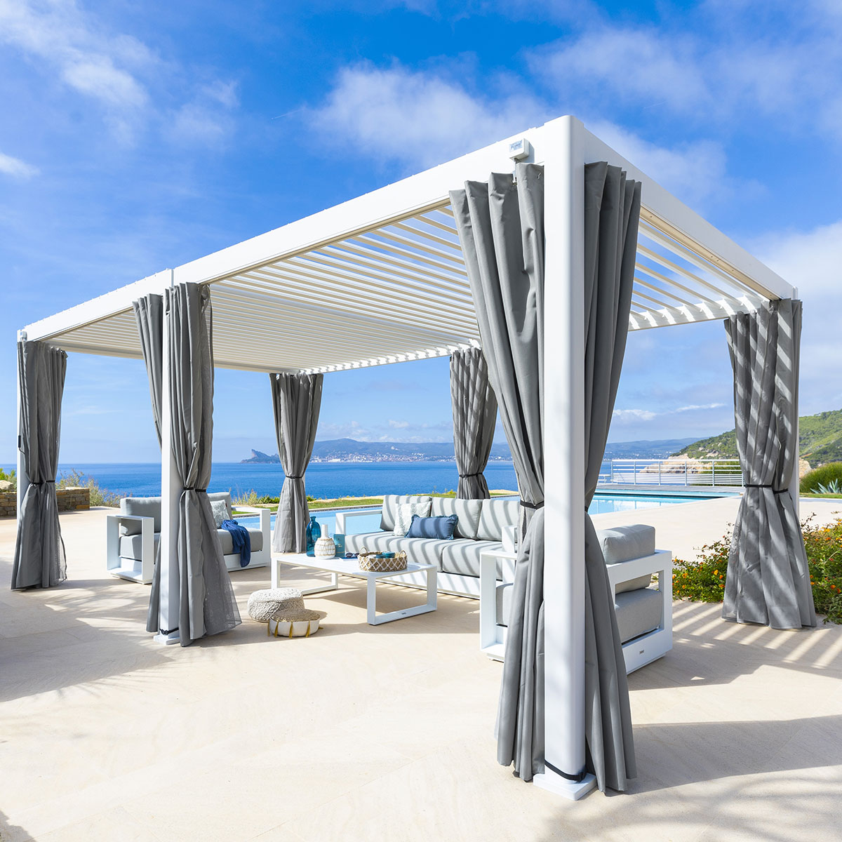 Cortinas e mosquiteiras para p&eacute;rgola &Eacute;VORA branco 3,6x6m