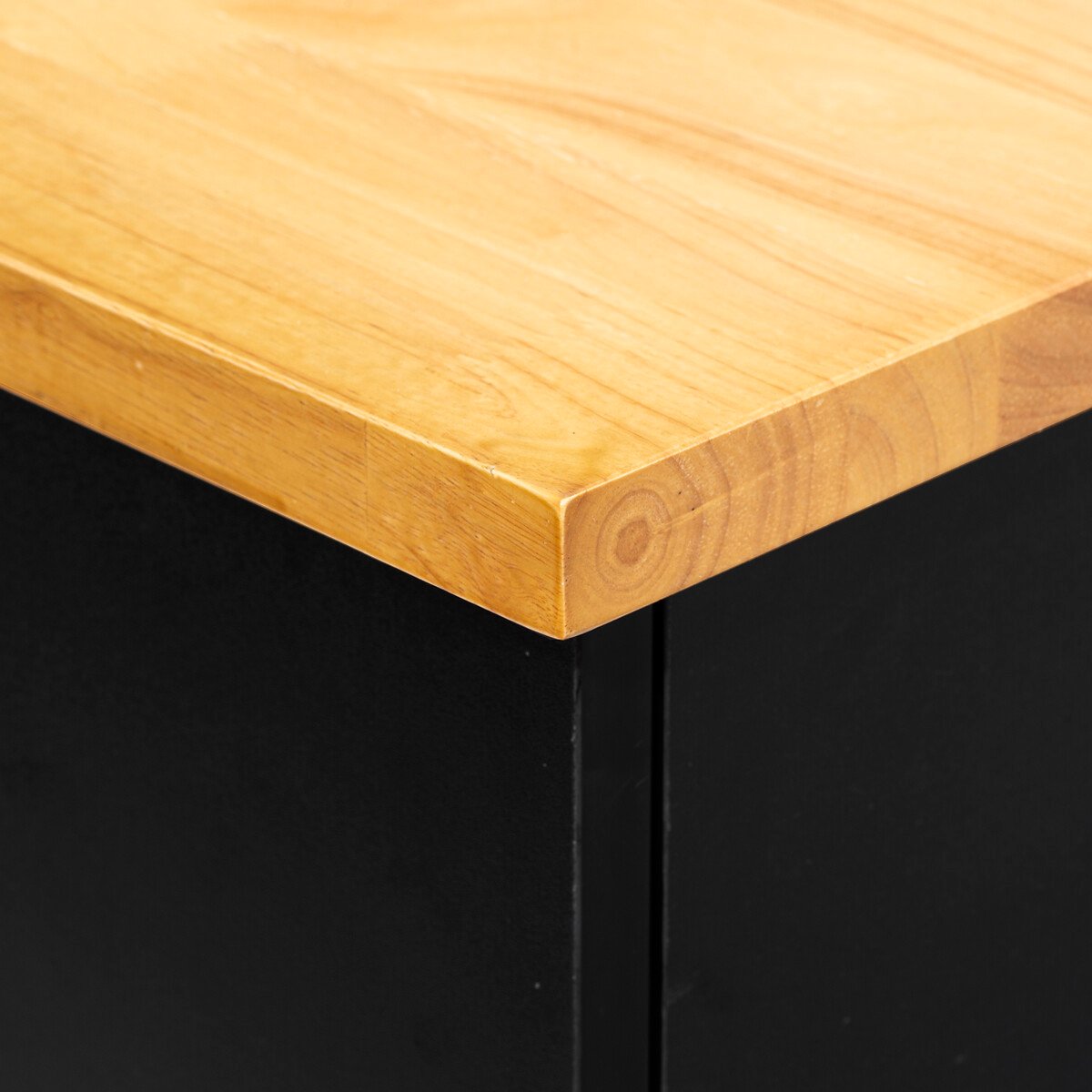 M&oacute;vel de apoio em madeira com rodas