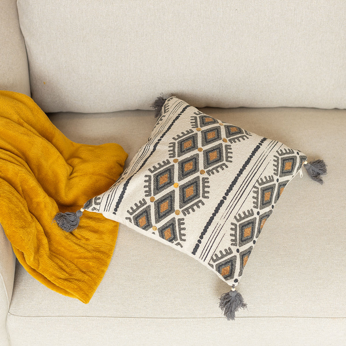 Capa para almofada AZTECA com pompons 40x40cm,  Capa para almofada AZTECA com pompons 40x40cm