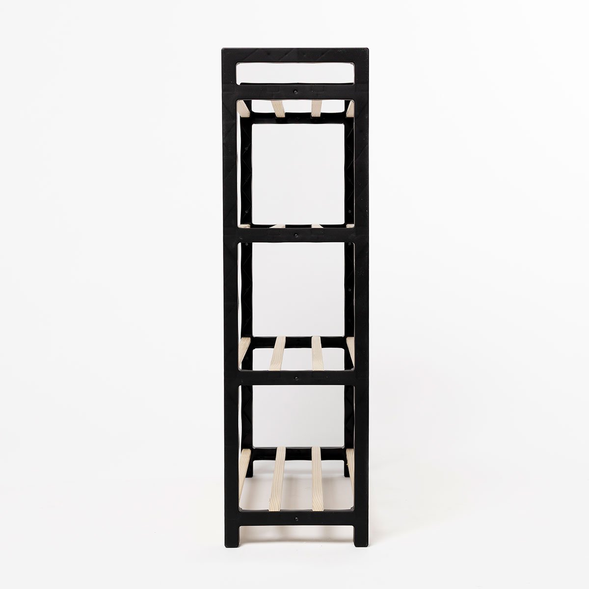 Sapateira com 4 n&iacute;veis preta em madeira