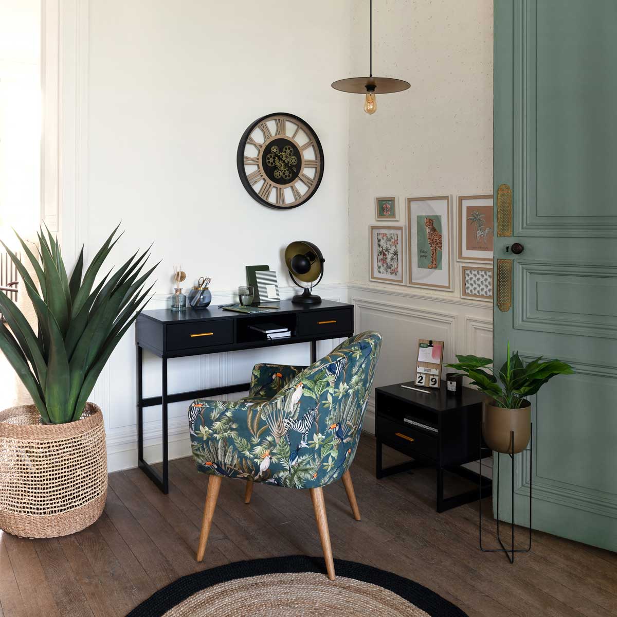 Rel&oacute;gio de parede preto em metal e madeira 57cm